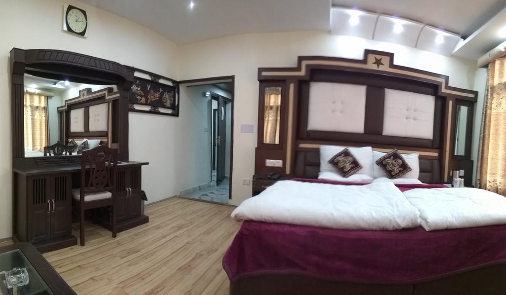 Le Grand Manali - The River Facing Hotel Экстерьер фото