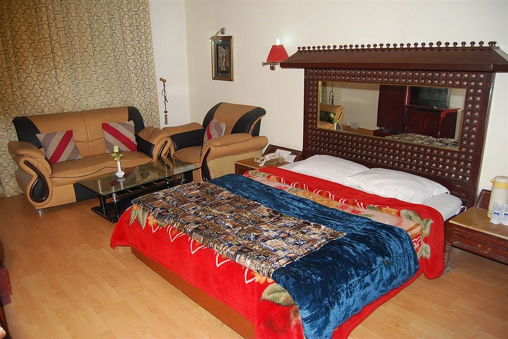 Le Grand Manali - The River Facing Hotel Экстерьер фото