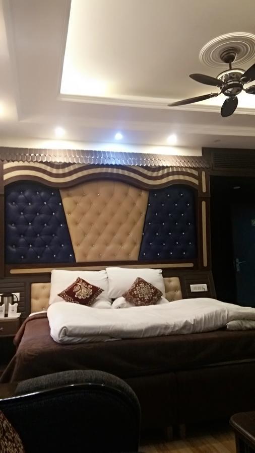 Le Grand Manali - The River Facing Hotel Экстерьер фото