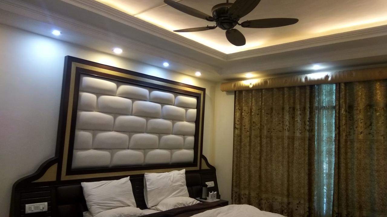 Le Grand Manali - The River Facing Hotel Экстерьер фото