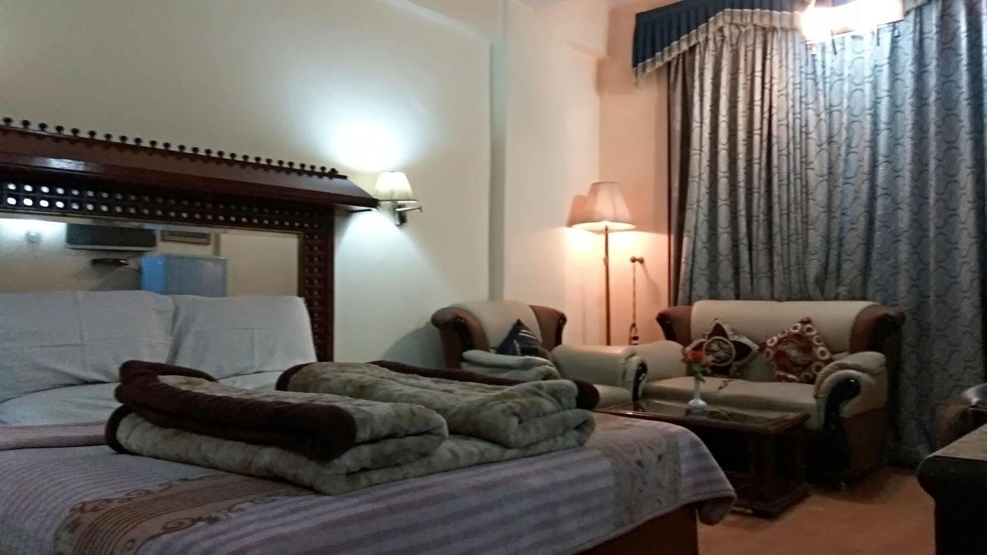 Le Grand Manali - The River Facing Hotel Экстерьер фото